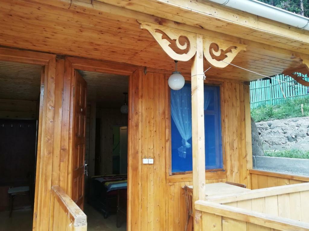 Guest House Ilia 博尔若米 外观 照片